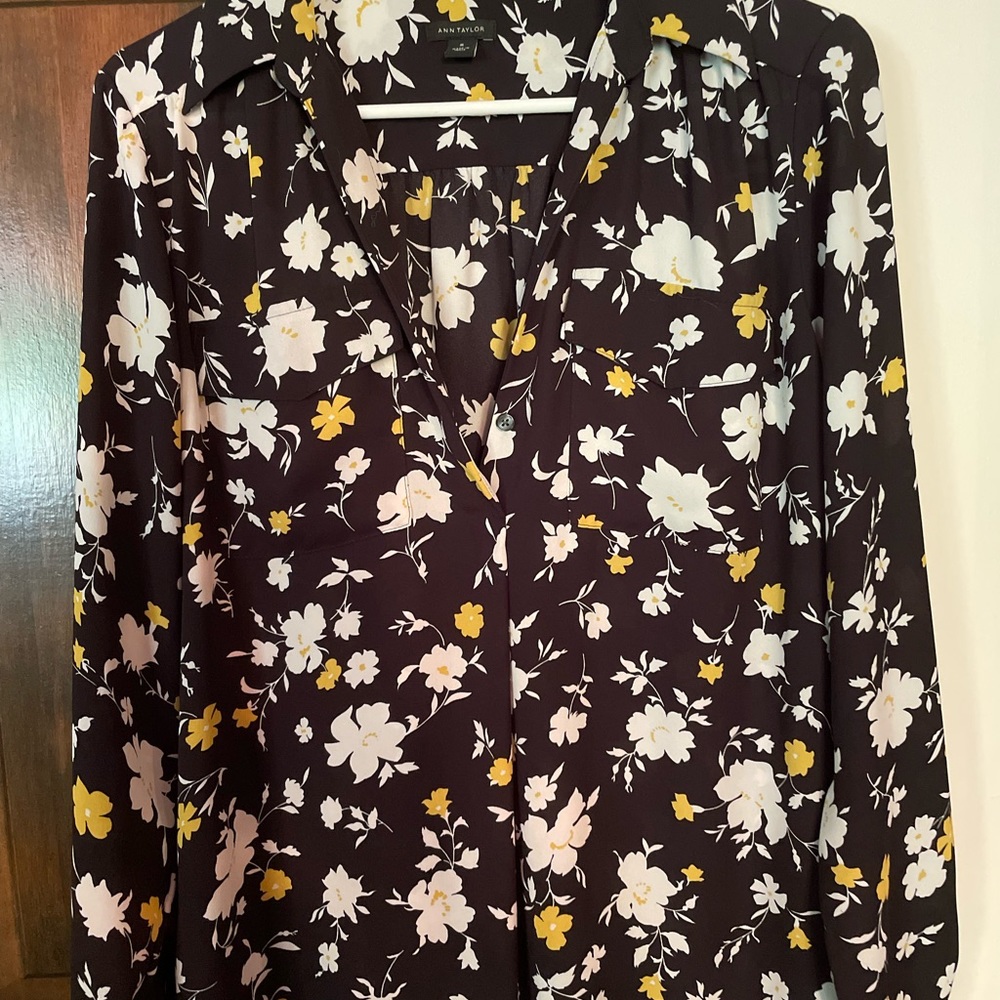 Ann Taylor Black & Yellow Floral Camp Long Sleeve Blouse